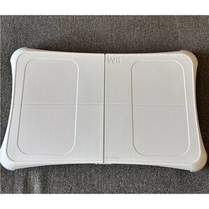 Nintendo Wii RVL-021 White Wireless Bluetooth Fitness & Health Balance Board